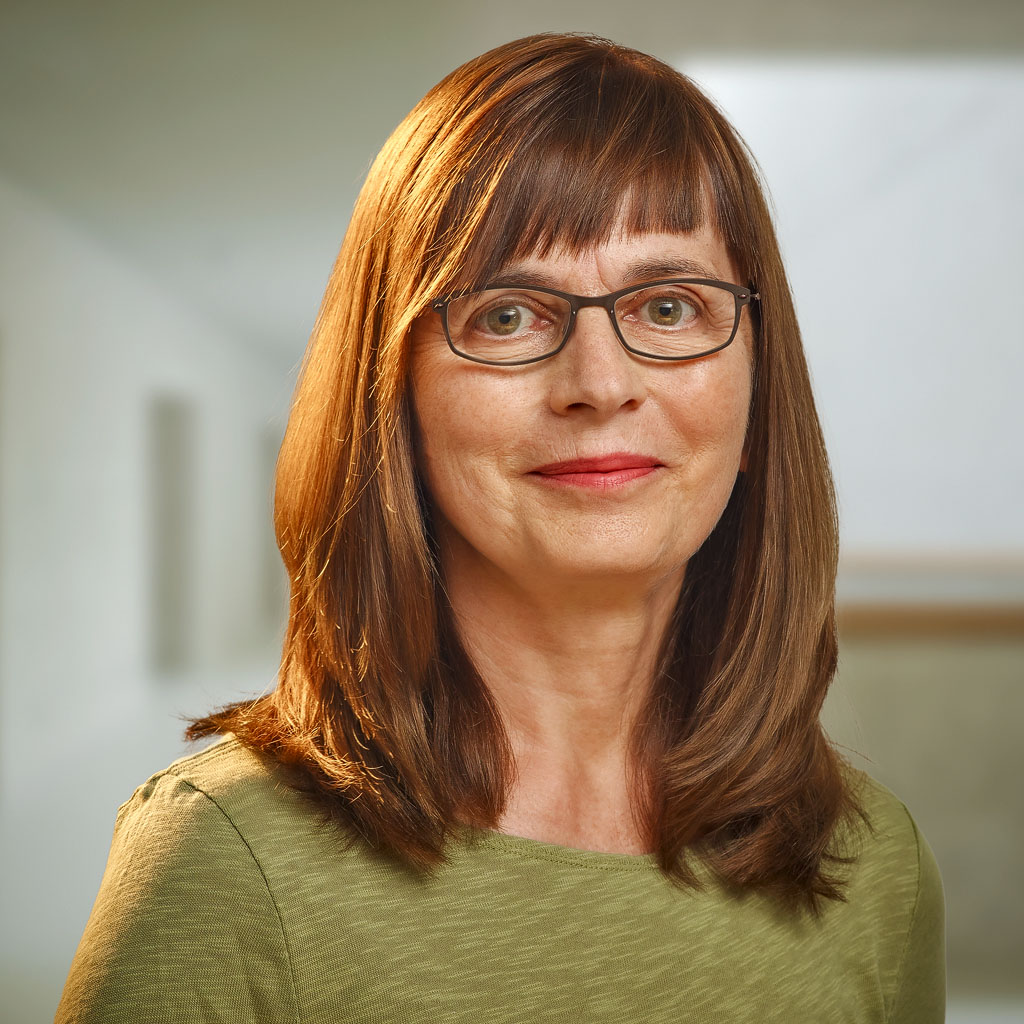 Dr. Silvia Scheinert, Mentor for Communication, Language & Public Speaking